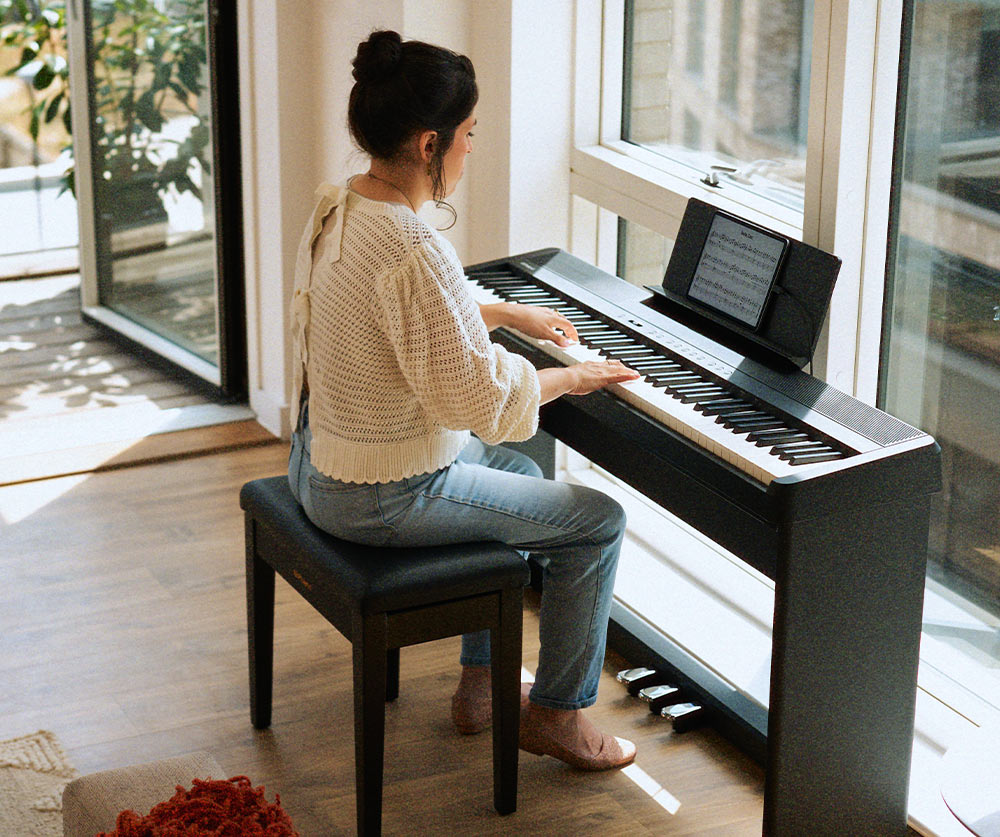 ROLAND FP40 WITH PIANO SPHERE