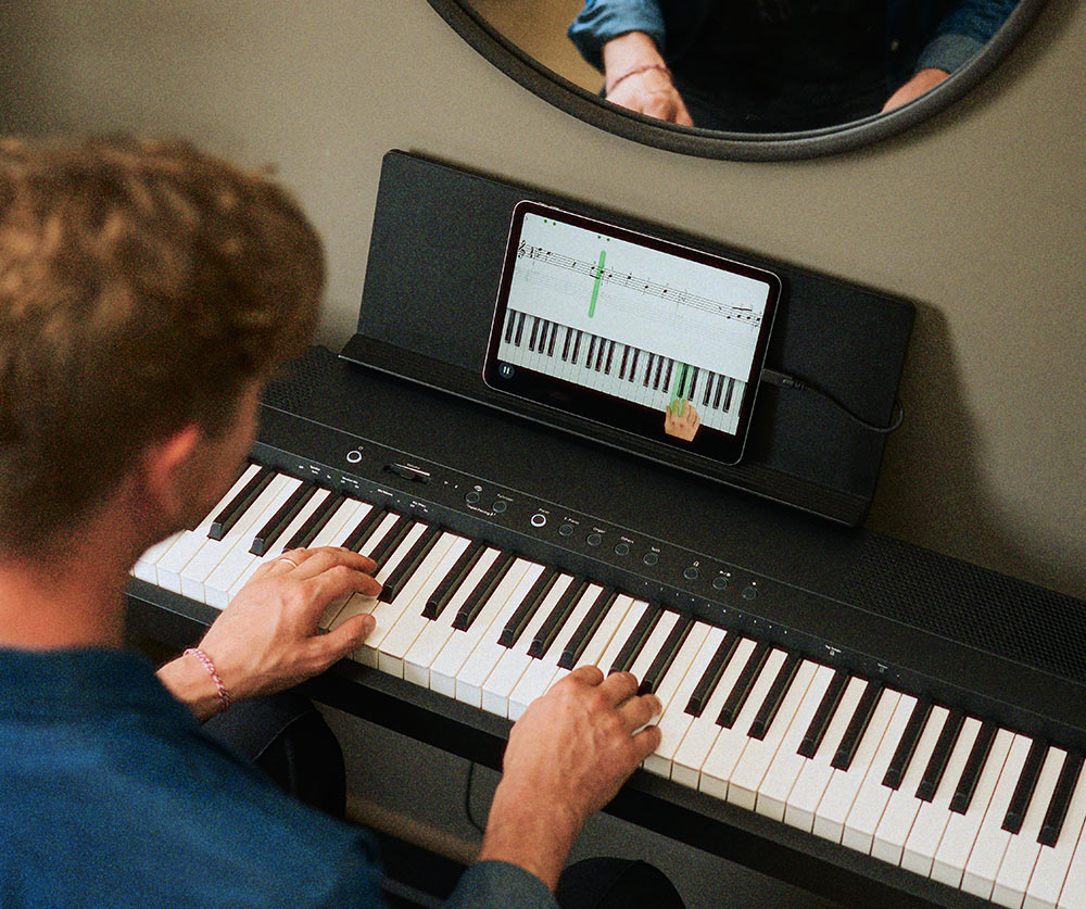 ROLAND FP40 WITH PIANO SPHERE