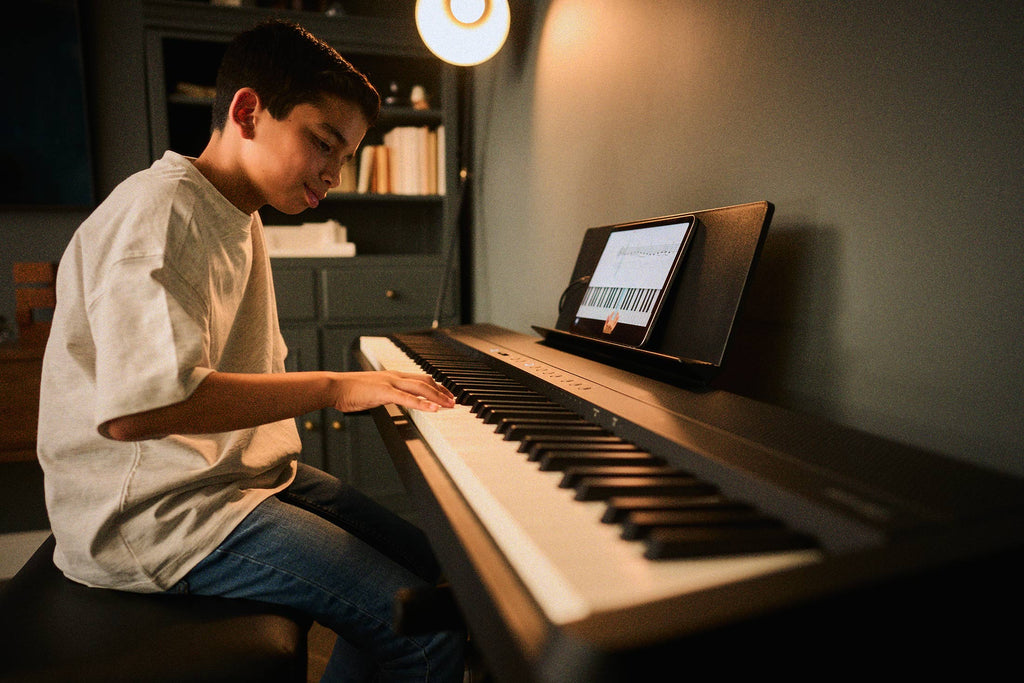 ROLAND FP40 WITH PIANO SPHERE