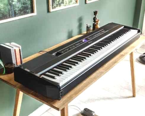 Yamaha P525B Digital Piano 2