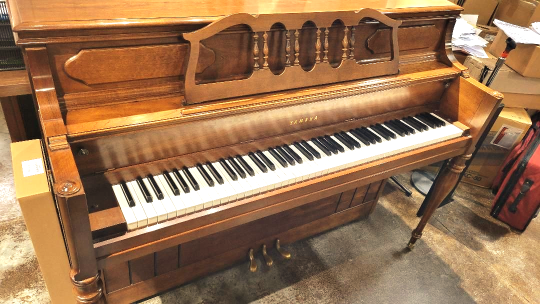 Yamaha M216 Cherry 2